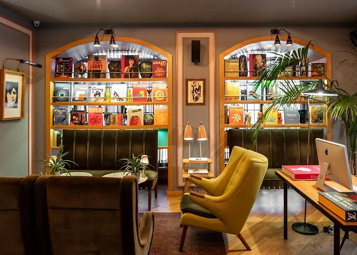 Hôtel pour familles: Browns Central Hotel