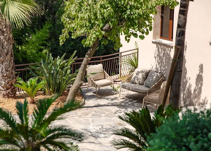 Tinah Saint-Tropez