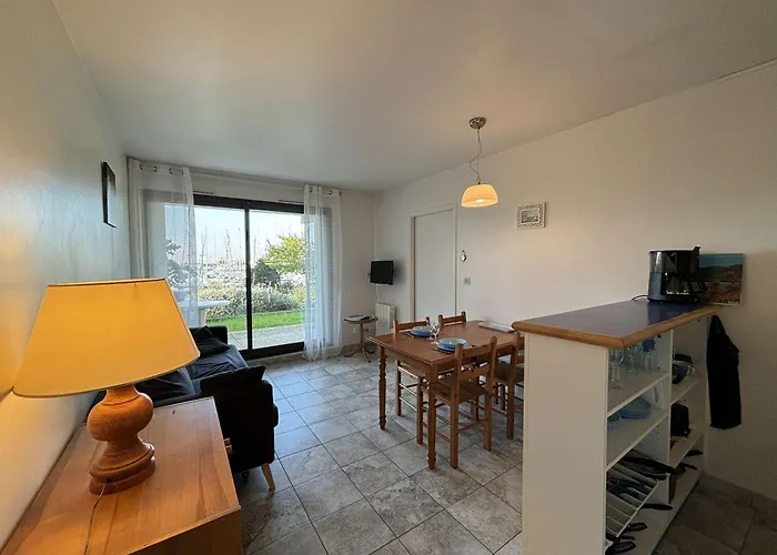 2 Pieces Avec Terrasse, Piscine, Animaux Admis - La Rochelle - Fr-1-246-264