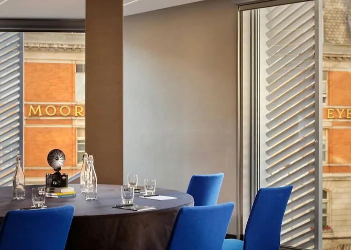 Montcalm East, Autograph Collection