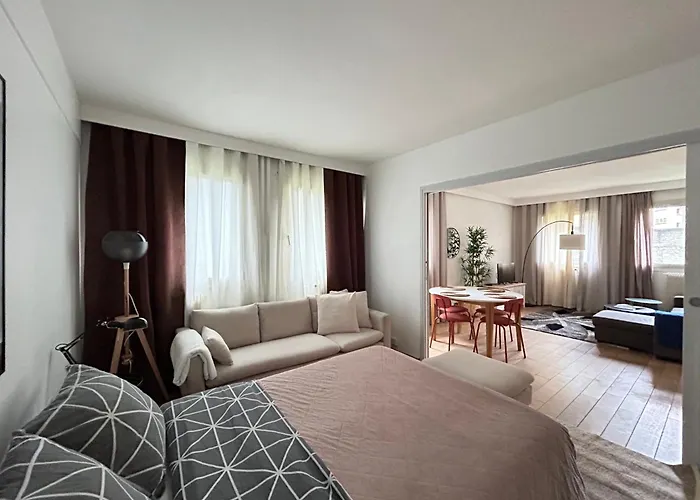 Appartement: Big Apartment Eiffel Tower View