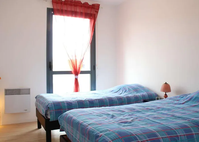 Appartement 3 Pieces Avec Balcon A 20 Min Du Centre De La Rochelle, Proche Plage Et Cinema - Fr-1-246-553