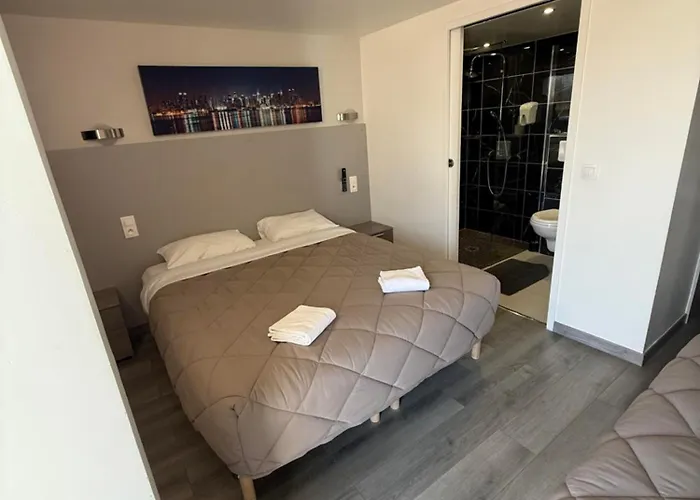 Fasthotel Roissy - Saint-Witz
