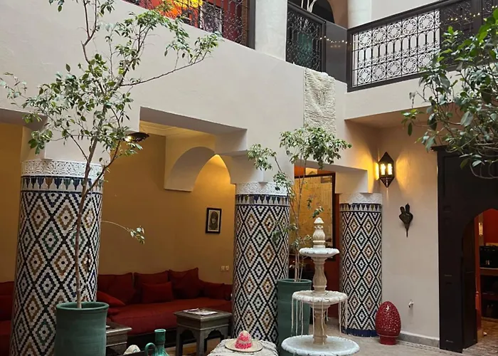 Hôtel de l'aéroport: Riad Boussa