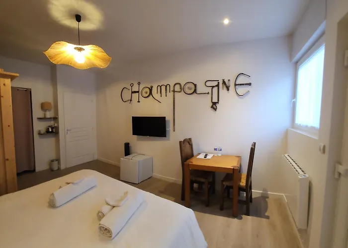 Chambres privées hyper-centre Epernay lit 160x200cm