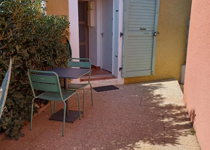 Charmante villa dans village naturiste