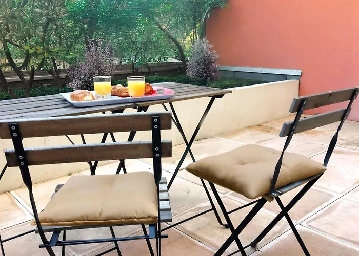 Terrasses De Saint Martin - Très Calme et Agréable avec Grande Terrasse Ombragée - Résidence Privée - Idéalement située - Parking privatif possible