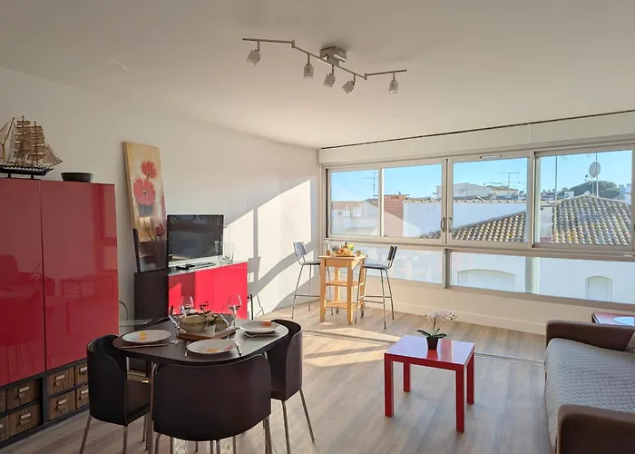 Sol-y-Days Murènes, Grand studio confortable avec parking, proche du centre ville et de la plage