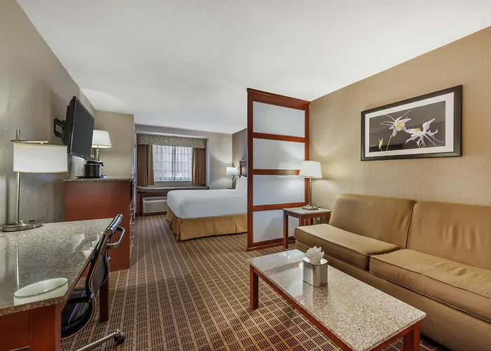 Best Western Plus Peak Vista Inn&Suites