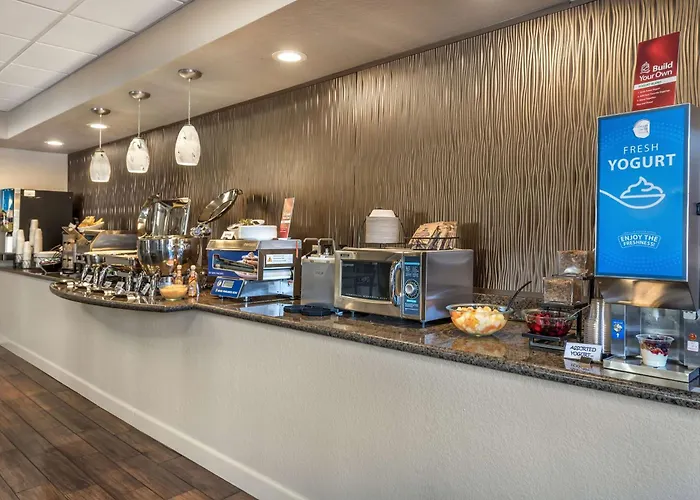 Best Western Plus Peak Vista Inn&Suites