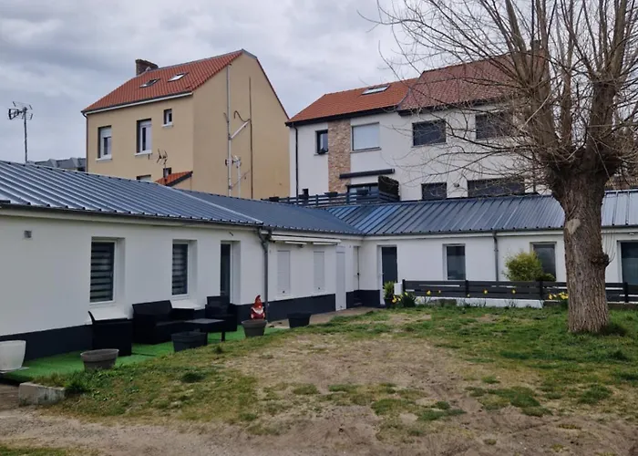 Maisonnette à 200m de la plage avec parking gratuit et terrasse