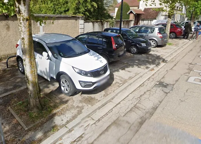 Maison de ville avec parking gratuit