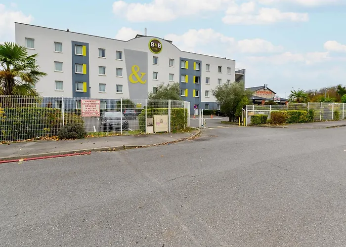 B&B Hotel Creil Chantilly