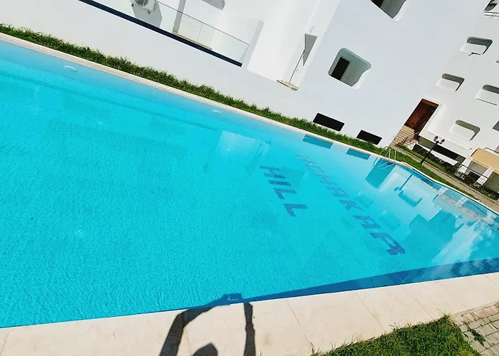 Appartement avec piscines, vue sur mer et accès à la plage à Achakar Hill, Tanger.