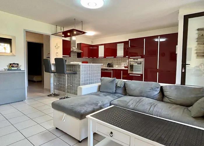Appartement Coquet 3 Pieces, Centre Village, Proche Commerces Et Plages, Parking, Wifi, 4 Pers. - Fr-1-225-652
