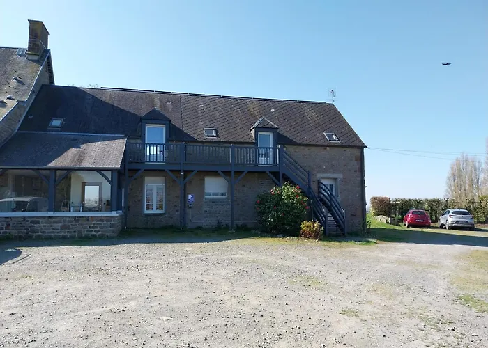 Maison chaleureuse avec terrasse et vue baie