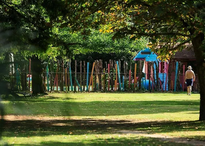  Les Gîtes Du Domaine De Rhodes