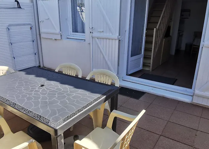 Derniere Minute ! Pavillon T2 Avec Mezzanine, Piscine Et Acces Plage, La Tranche Sur Mer - Fr-1-357-60