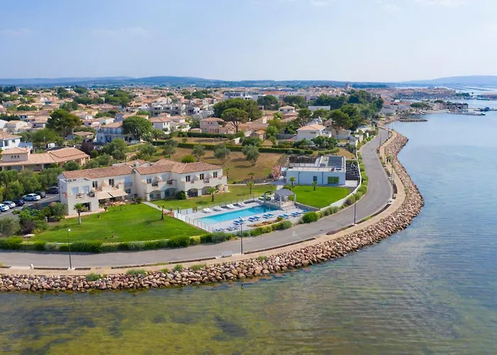 Hotel De La Pyramide