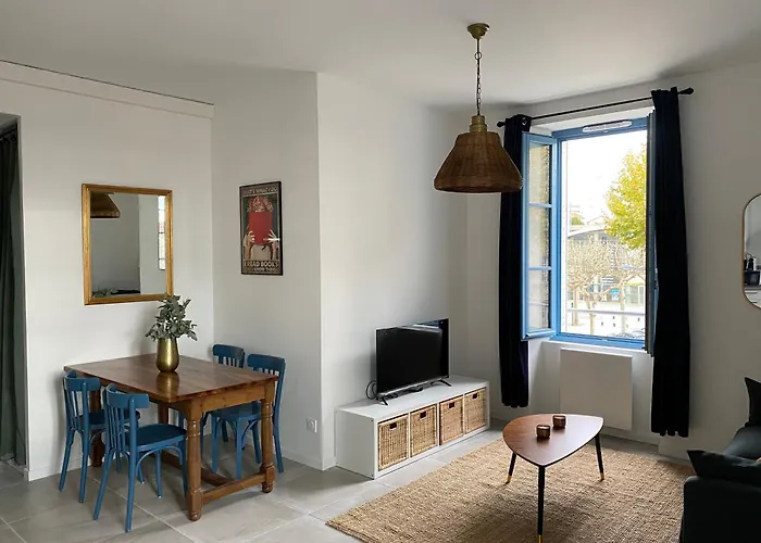 Le Jules Appart'Hotel, centre ville Romans-sur-Isère