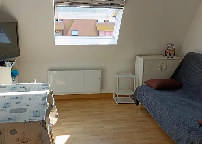 Bel appartement T2 150m plage et tous commerces