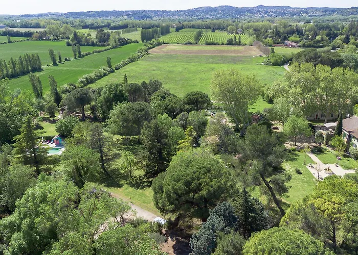  Les Gîtes Du Domaine De Rhodes