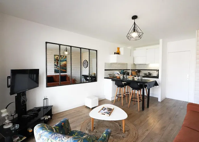 Studio entièrement rénové à deux pas des plages