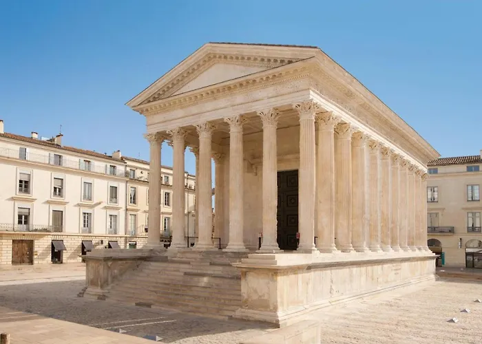 Hôtel central: La Nîmoise, Maison familiale avec jardin