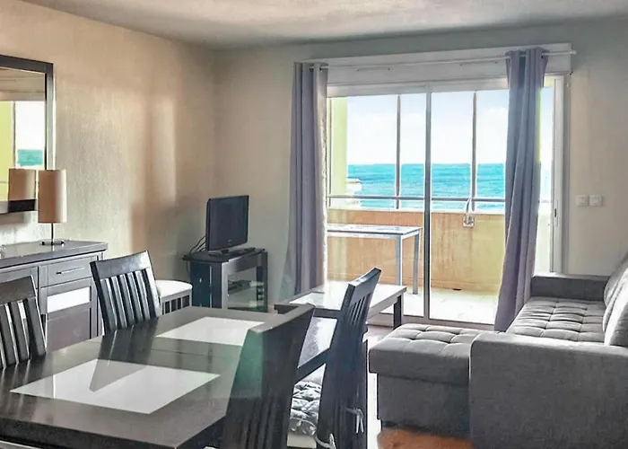 Lovely Apartment In Canet En Roussillon