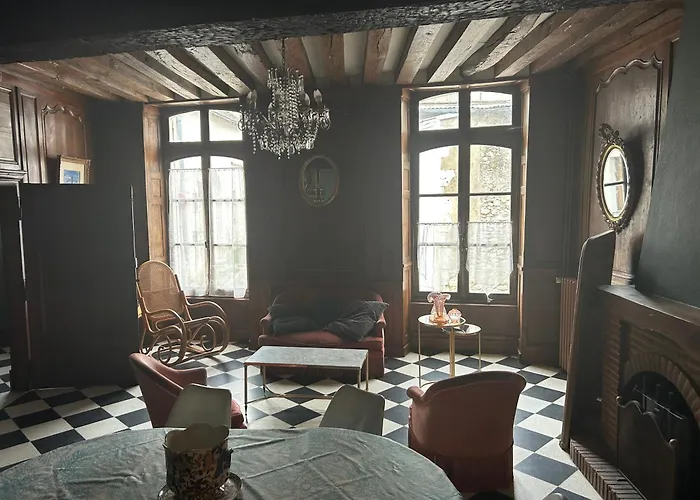 Maison de Beaugency centre boîte à clefs vélos dans la maison