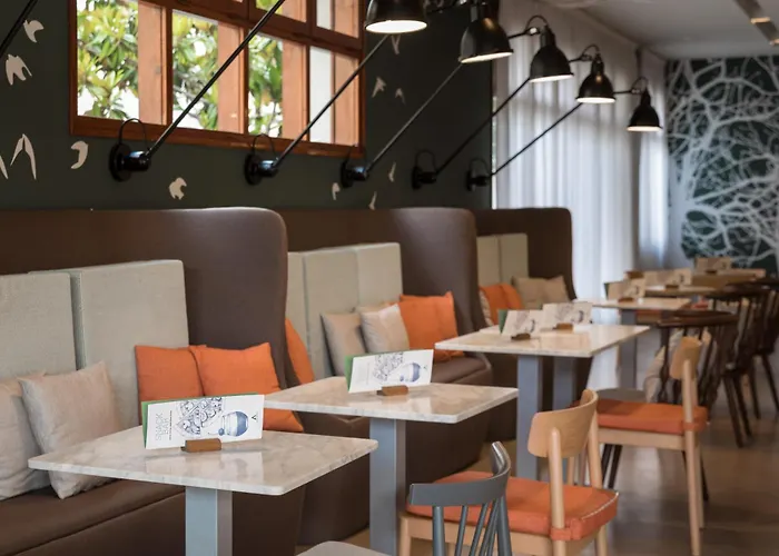 Aqua Hotel Bertran Park