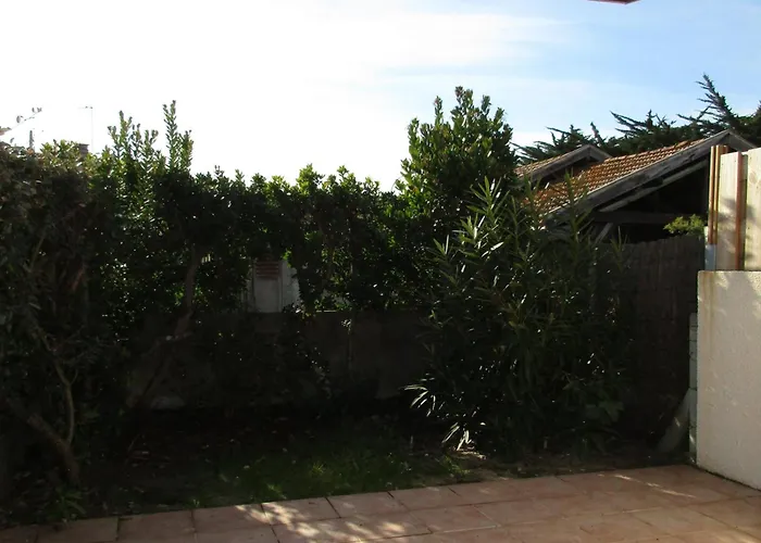 Maison mitoyenne à 300m de la plage avec jardin et parking, 4 pers - FR-1-521-164