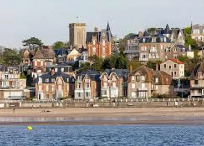 Grand studio familial avec balcon et parking à Villers-sur-Mer - FR-1-712-2