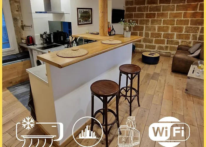 Le Chapeau Rouge - Centre Historique - Corum - Tramway - Climatisation