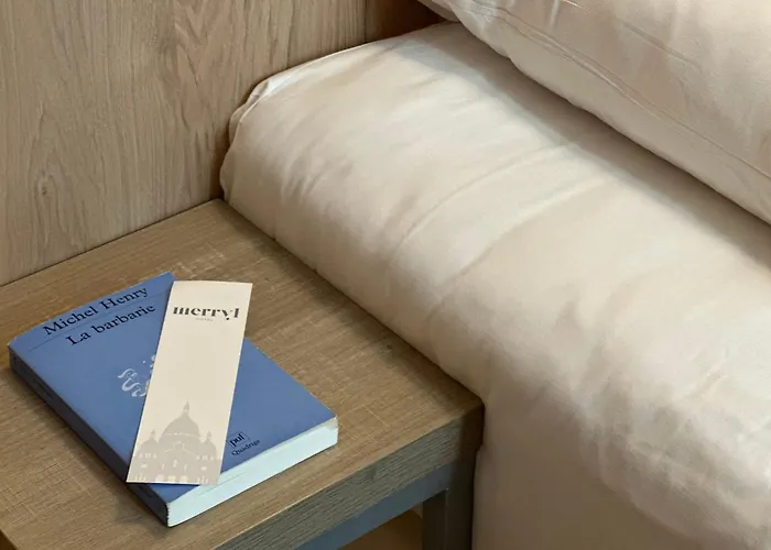 Hotel pres du College: Merryl Hotel