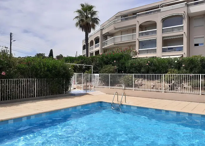 T2 Bord de mer avec jardin et piscine
