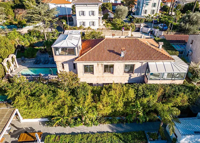 Villa Jaliel I Cannes French Riviera I 270m2 I Spa I 10 minutes du centre-ville I 12 personnes