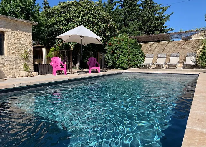 Farmhouse In Carpentras With Pool