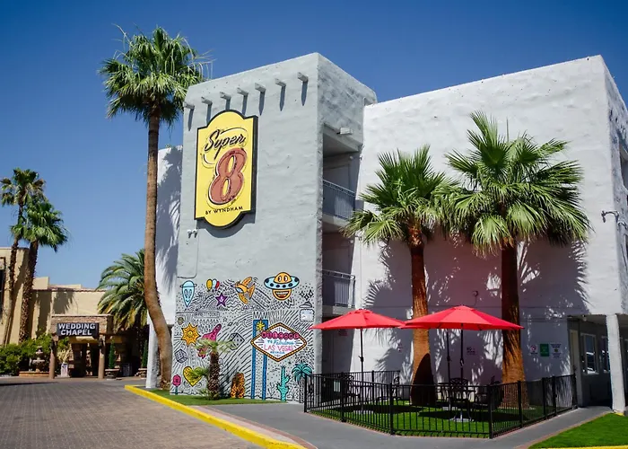 Super 8 By Wyndham North Strip/Fremont St. Area