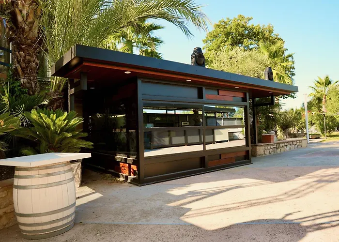 Chambre d'hote,Fitness&Billard Gratuit&SPA Mas la Farelle