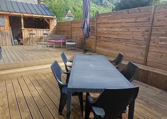 Maison familiale au centre de Loudenvielle