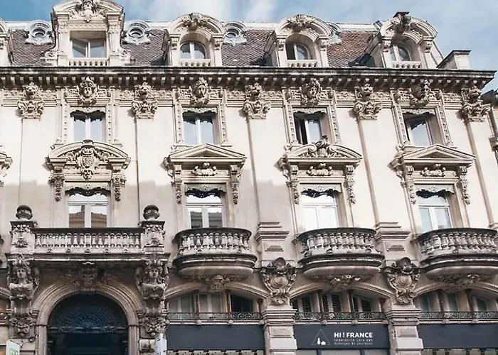 Hôtel central: Auberge de jeunesse HI Avignon
