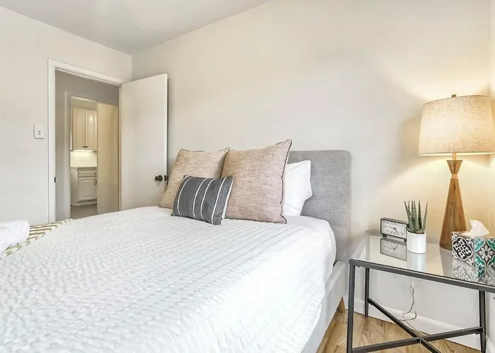 El Sereno Ascent Pet-Friendly Executive Home