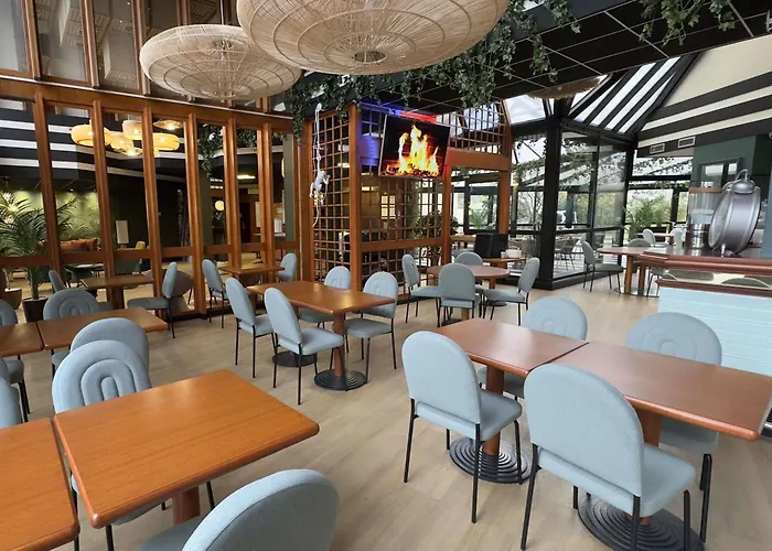 Hotel pres du College: Hotel Joinville Hippodrome