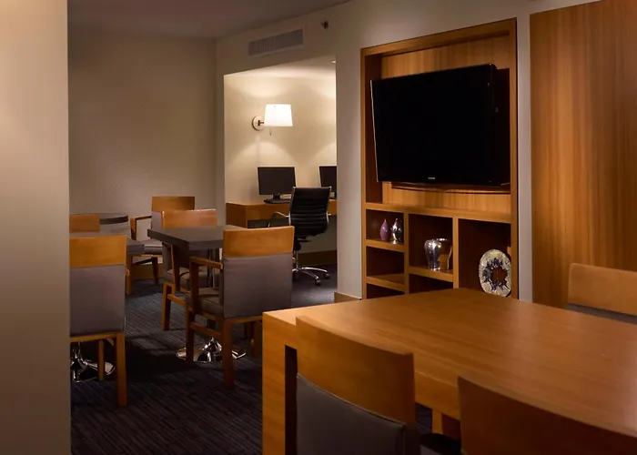  Hyatt Regency