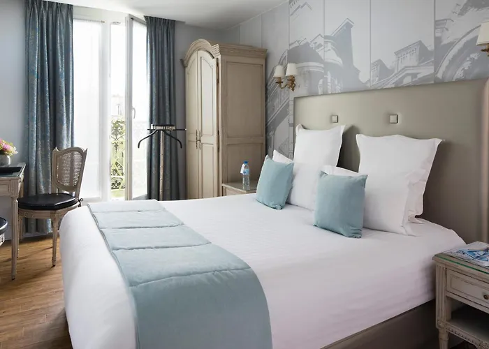 Hôtel 4 étoiles: Hotel Plaza Elysées