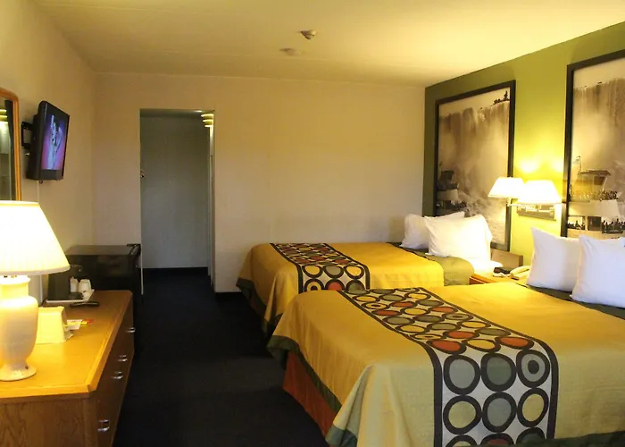 Super 8 By Wyndham North