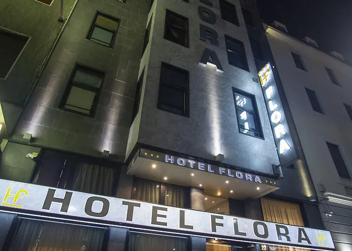 Hôtel de l'aéroport: Hotel Flora