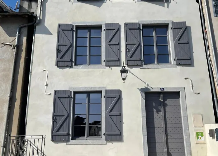 Le Saint Pierre Quartier Historique d'Oloron Sainte Marie