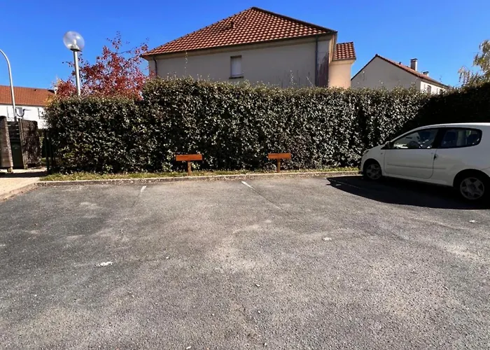 Maison COMet avec jardin et parking